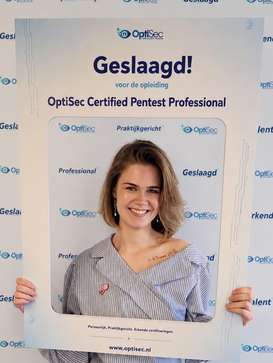 yvette%20geslaagd%20voor%20ethical%20hacker-4d2f22c4